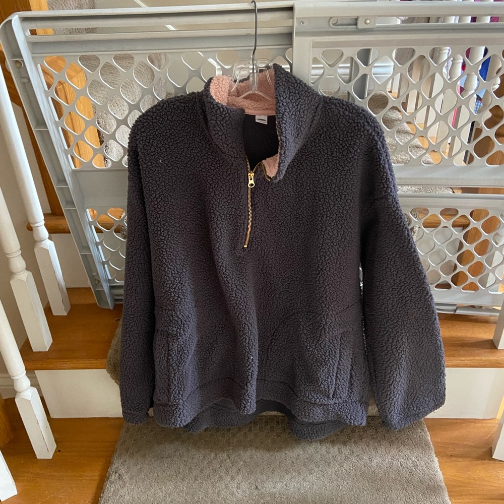 Old Navy fleece sweatshirt